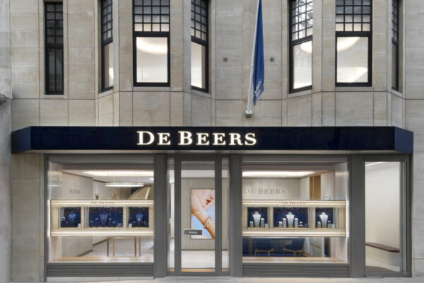 O’KEEFFE’S DE BEERS BID: MINING VETERAN RETURNS to Southern Africa After Disastrous Rio Tinto Deal