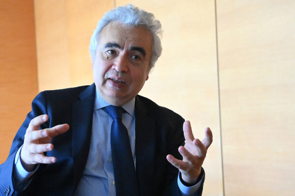 IEA REPORT: COAL LEADS SURGING ENERGY Tops $3.3 Trillion